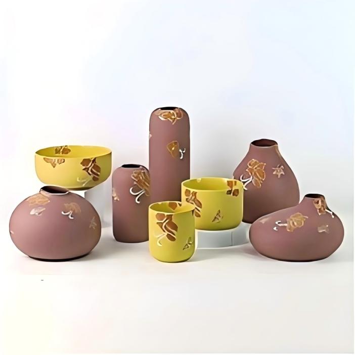 Har du någonsin känt den unika charmen med blandningen av keramik och natur? Har du någonsin känt den unika charmen med blandningen av keramik och natur?