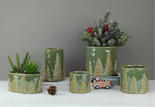 Nyhetsrubrik: Vill du få juldekorationer att ha en mild atmosfär? Kommer denna keramiska präglade furuvas att bli din nya favorit?
