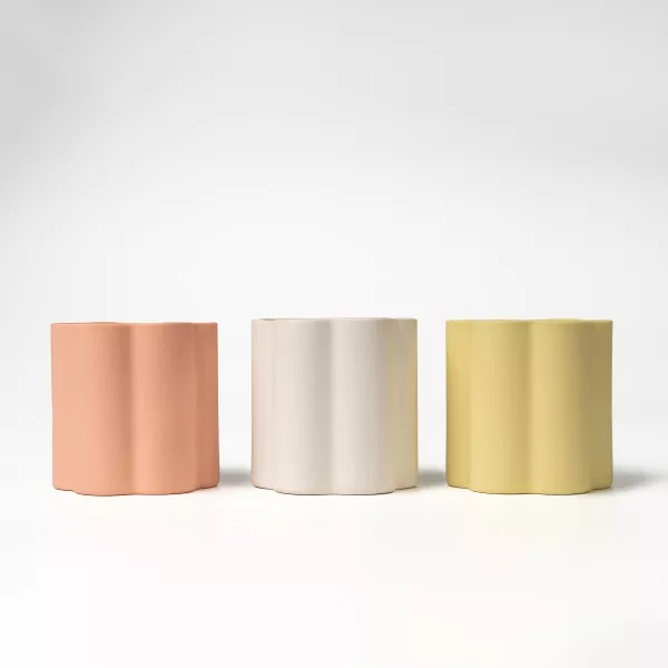 Konstnärlig blomkant keramisk ljushållare